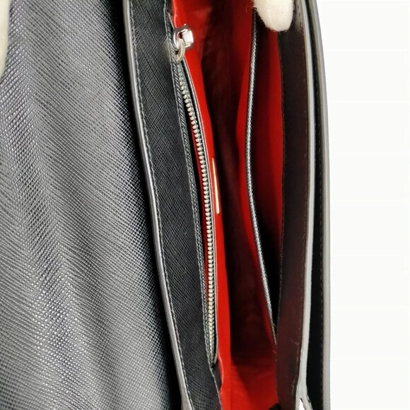 Prada - Picture 11 of 13